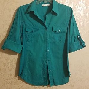 3/4 length turquoisey button up shirt